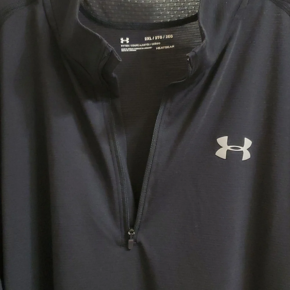 Under Armour Shirt - Picture 5 of 6